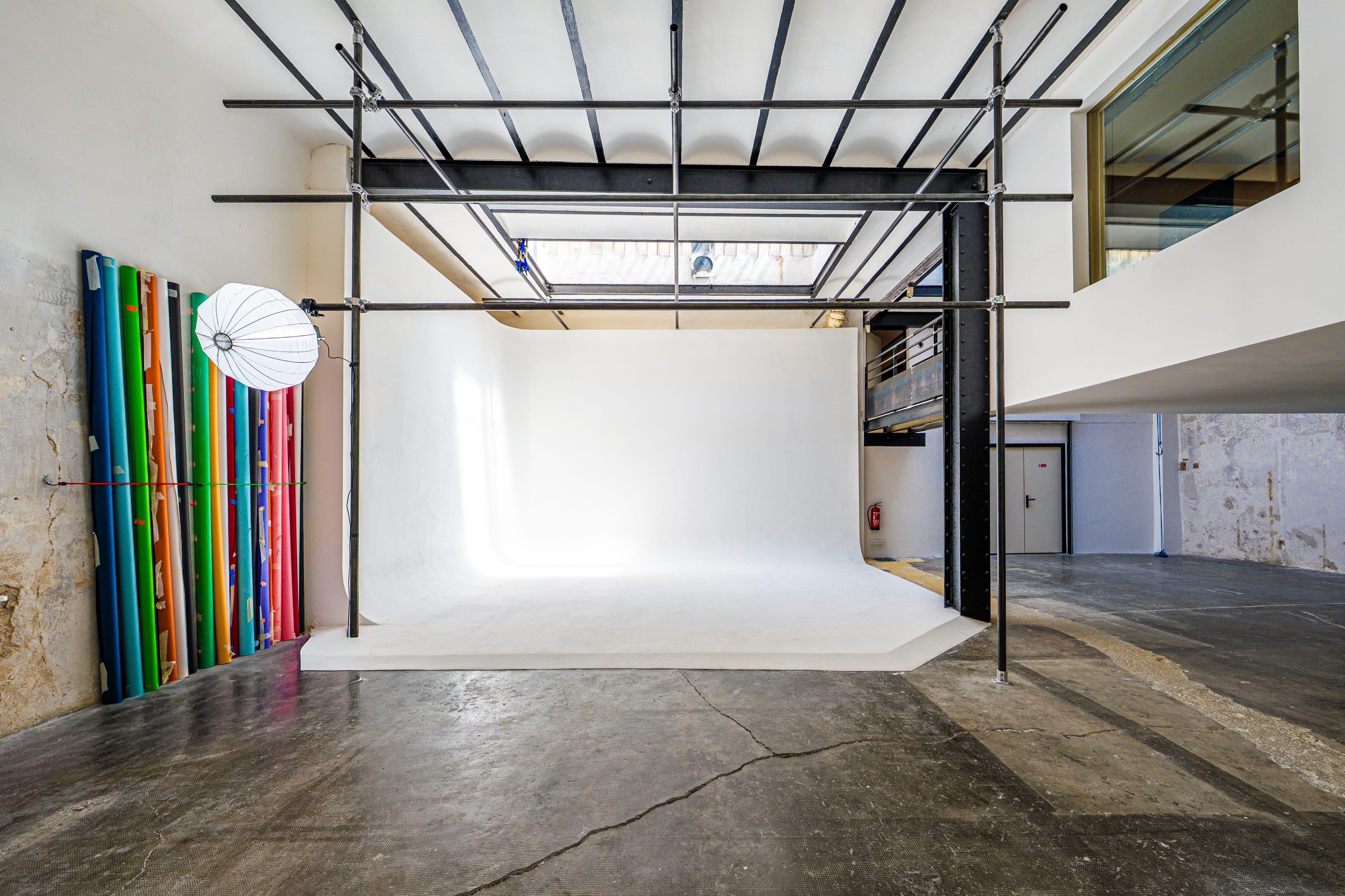 Cyclorama blanc — Your Studio Labry Marseille