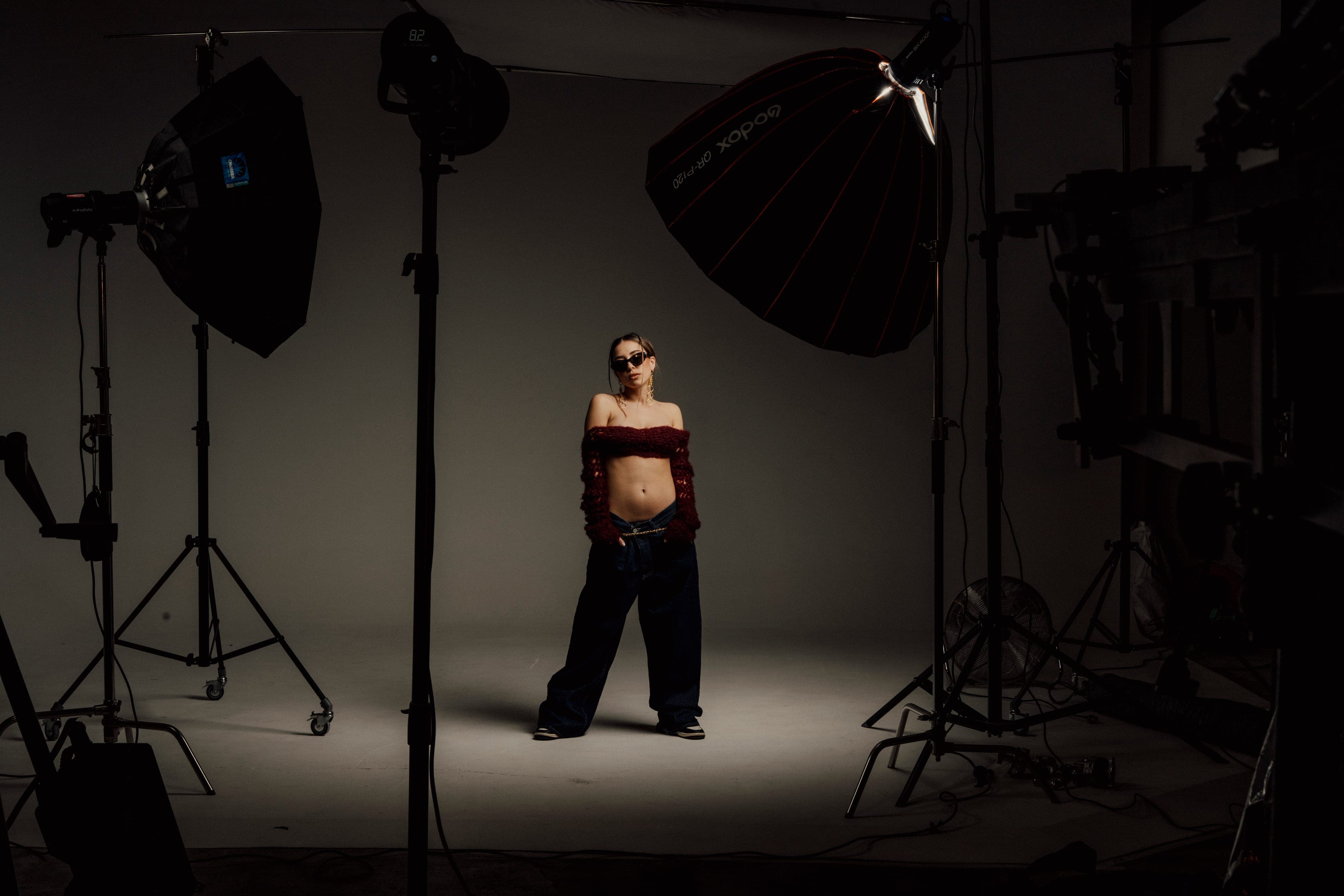 Setup lumière sur le cyclorama du studio — Your Studio Labry Marseille